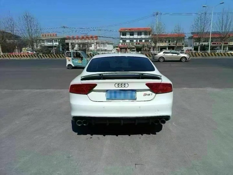 济宁14年奥迪A7L8