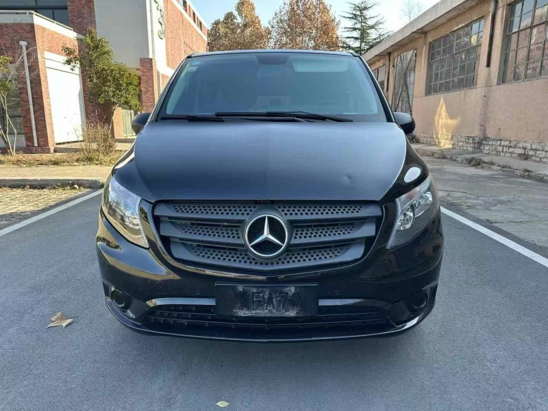 枣庄18年奔驰威霆1