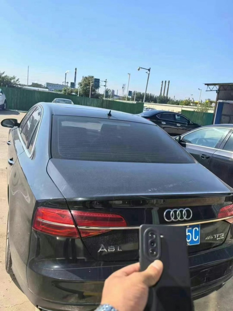 济宁17年奥迪A8L6