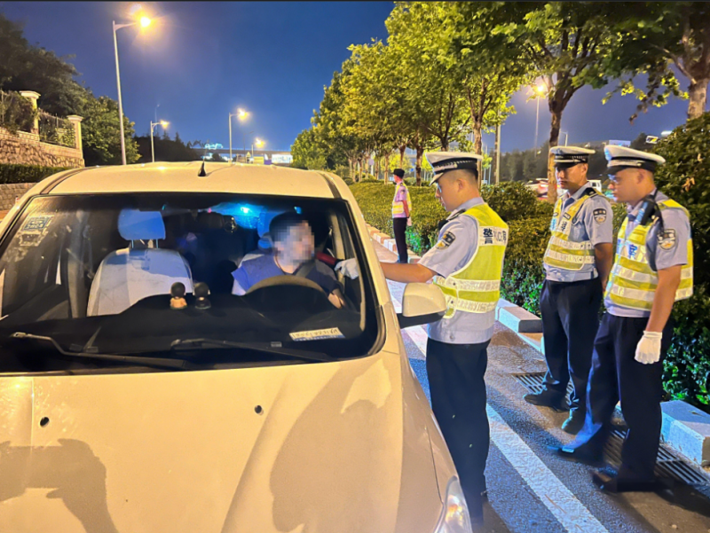 開靠譜抵押車上路遇到交警查車怎么辦