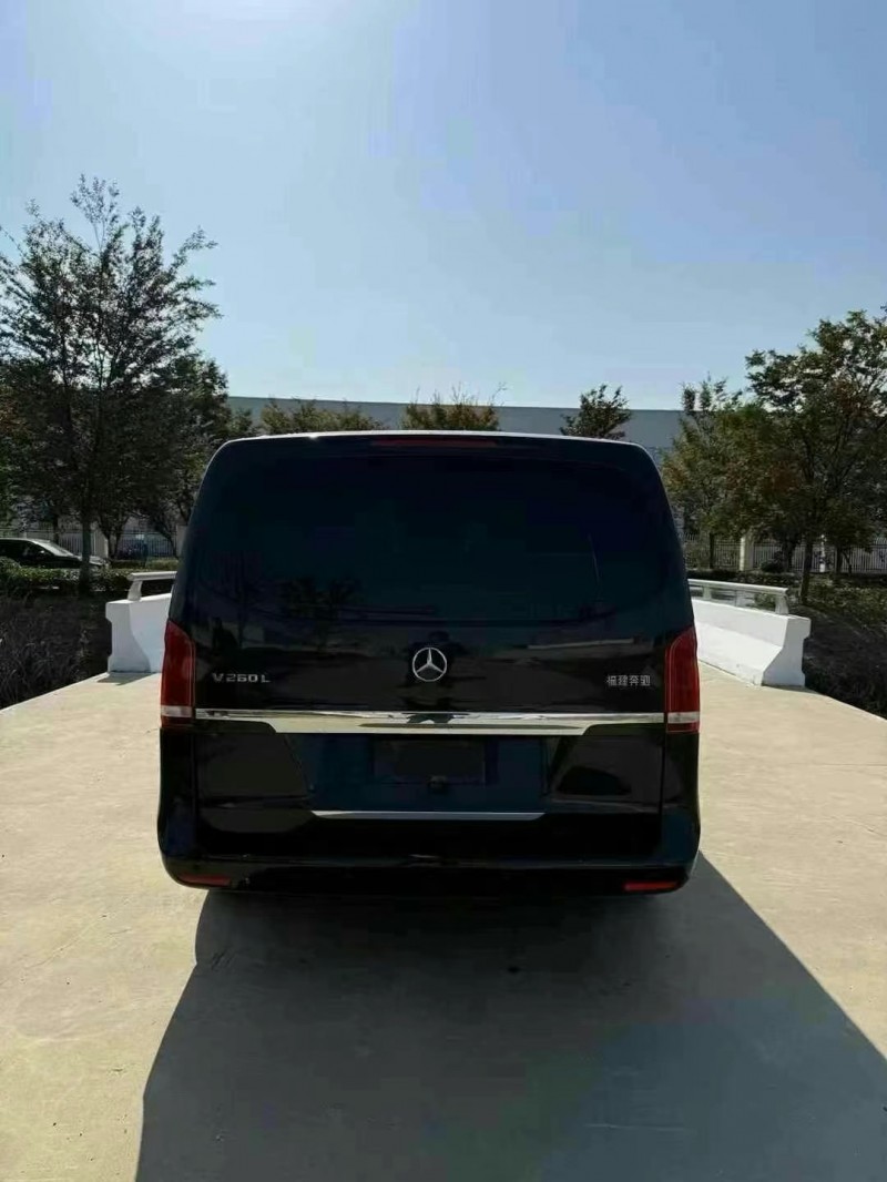 南通17年奔驰V6