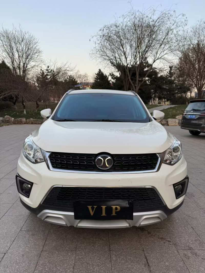 保定18年北汽制造绅宝1