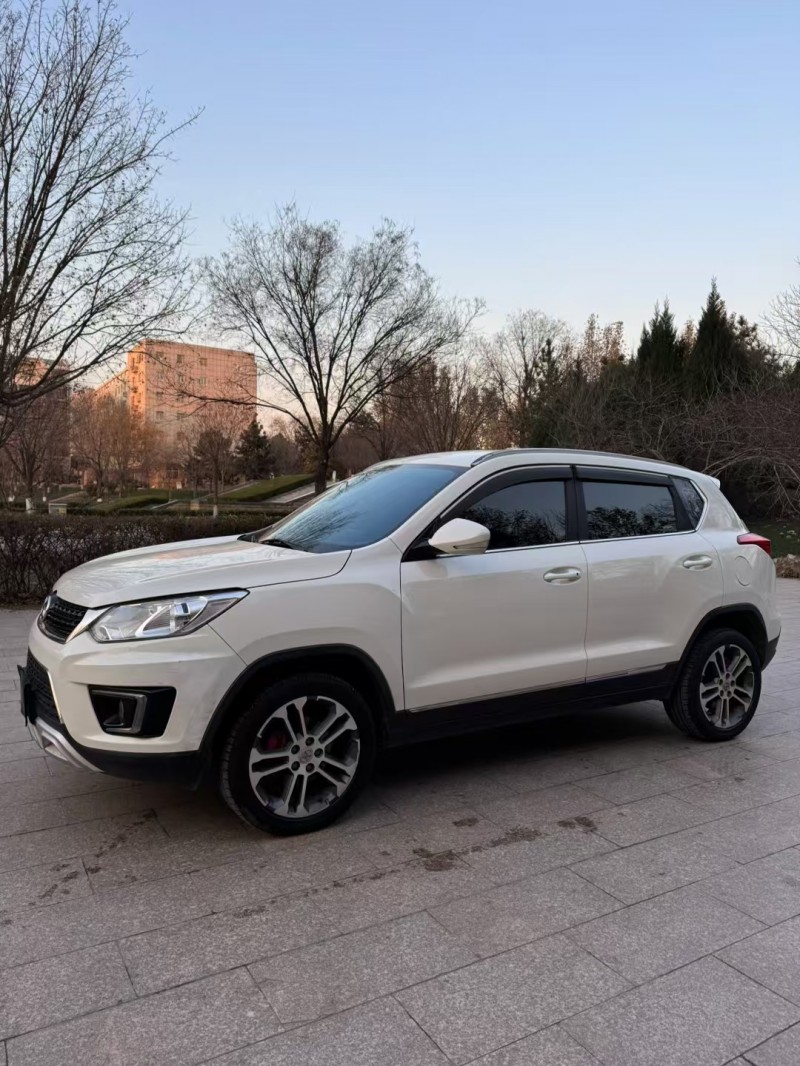 保定18年北汽制造绅宝2