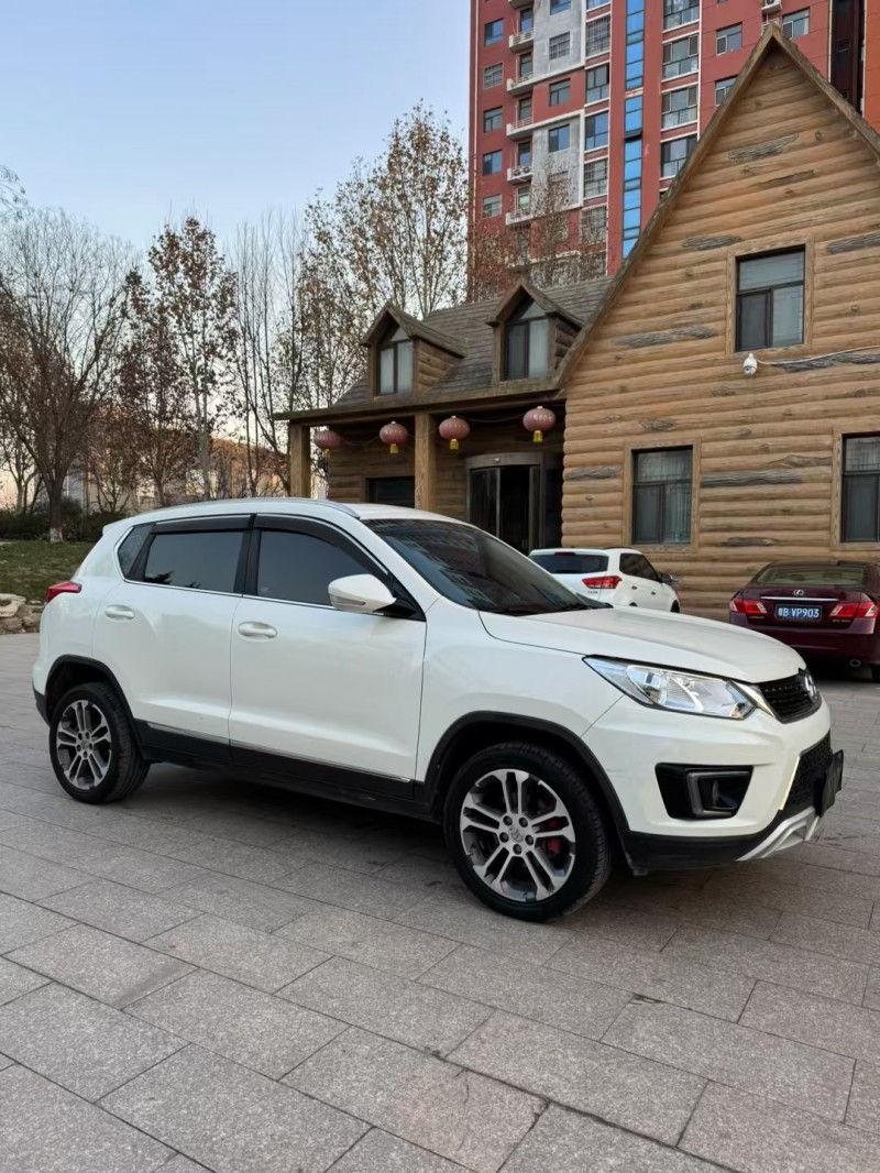 保定18年北汽制造绅宝3