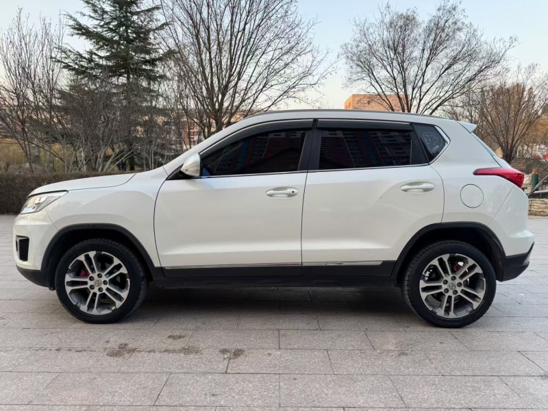 保定18年北汽制造绅宝4