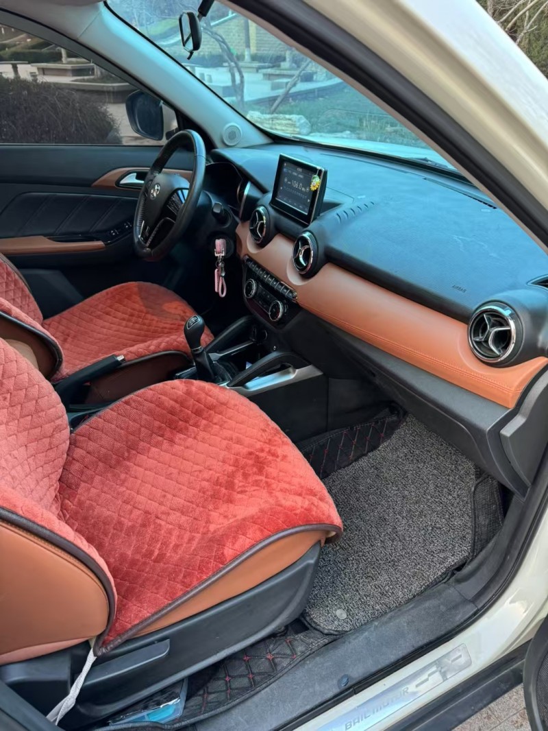 保定18年北汽制造绅宝5