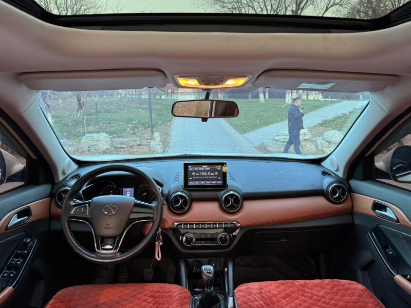 保定18年北汽制造绅宝6