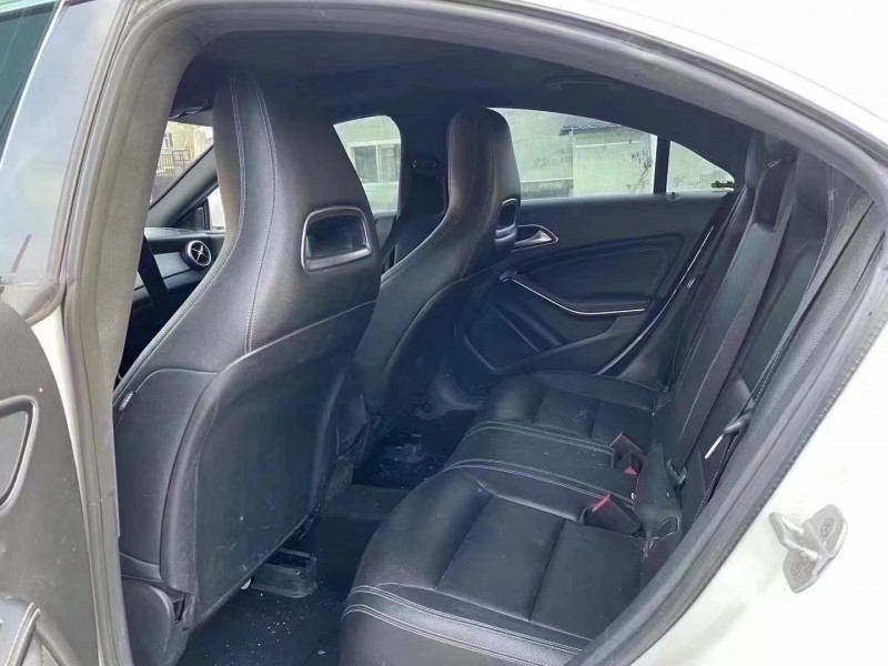 济宁17年奔驰CLA4