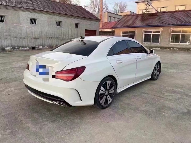 济宁17年奔驰CLA8