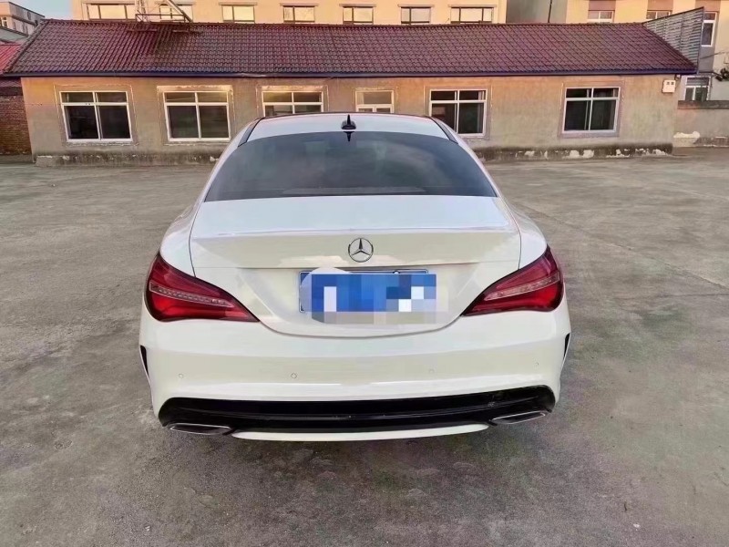 济宁17年奔驰CLA9