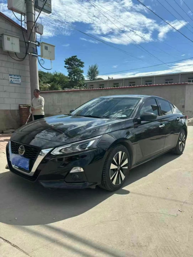 保定21年日产天籁3