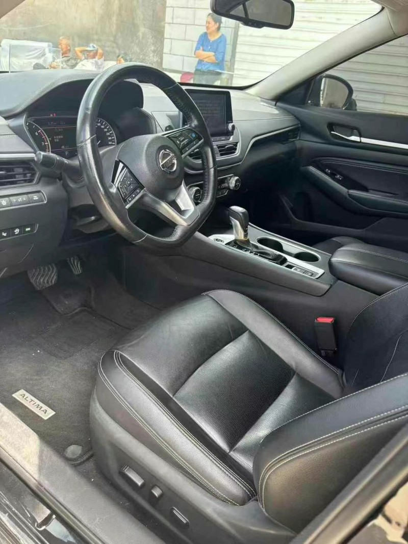 保定21年日产天籁8