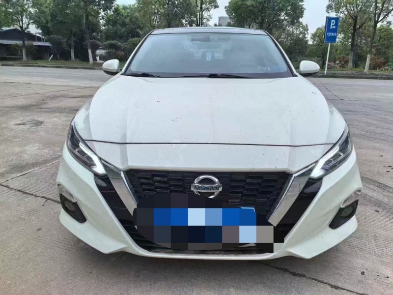 保定22年日产天籁1