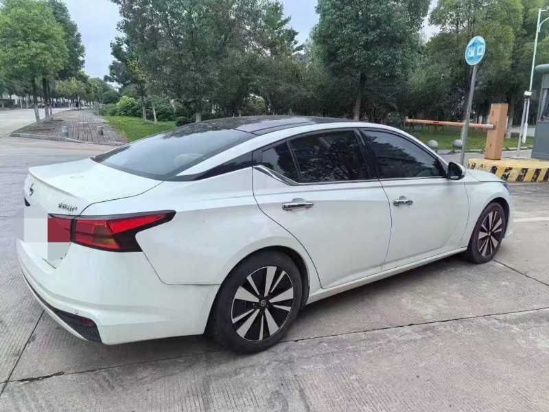 保定22年日产天籁3