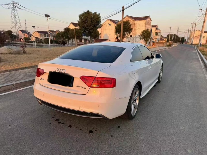 济宁17年奥迪A59