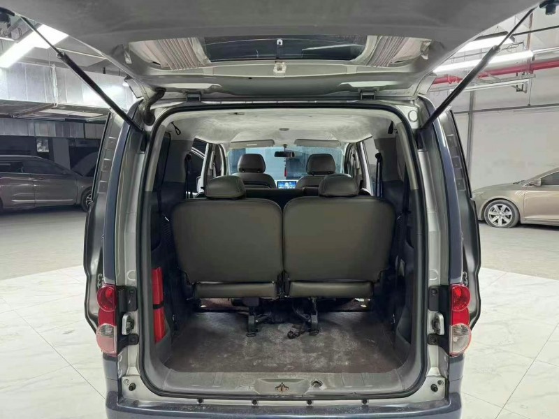 成都11年日產NV2008