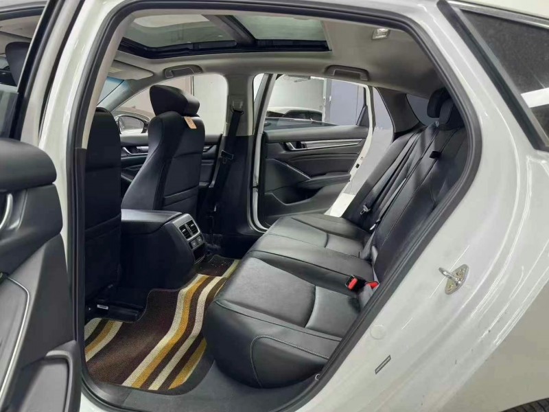 成都23年本田雅阁8