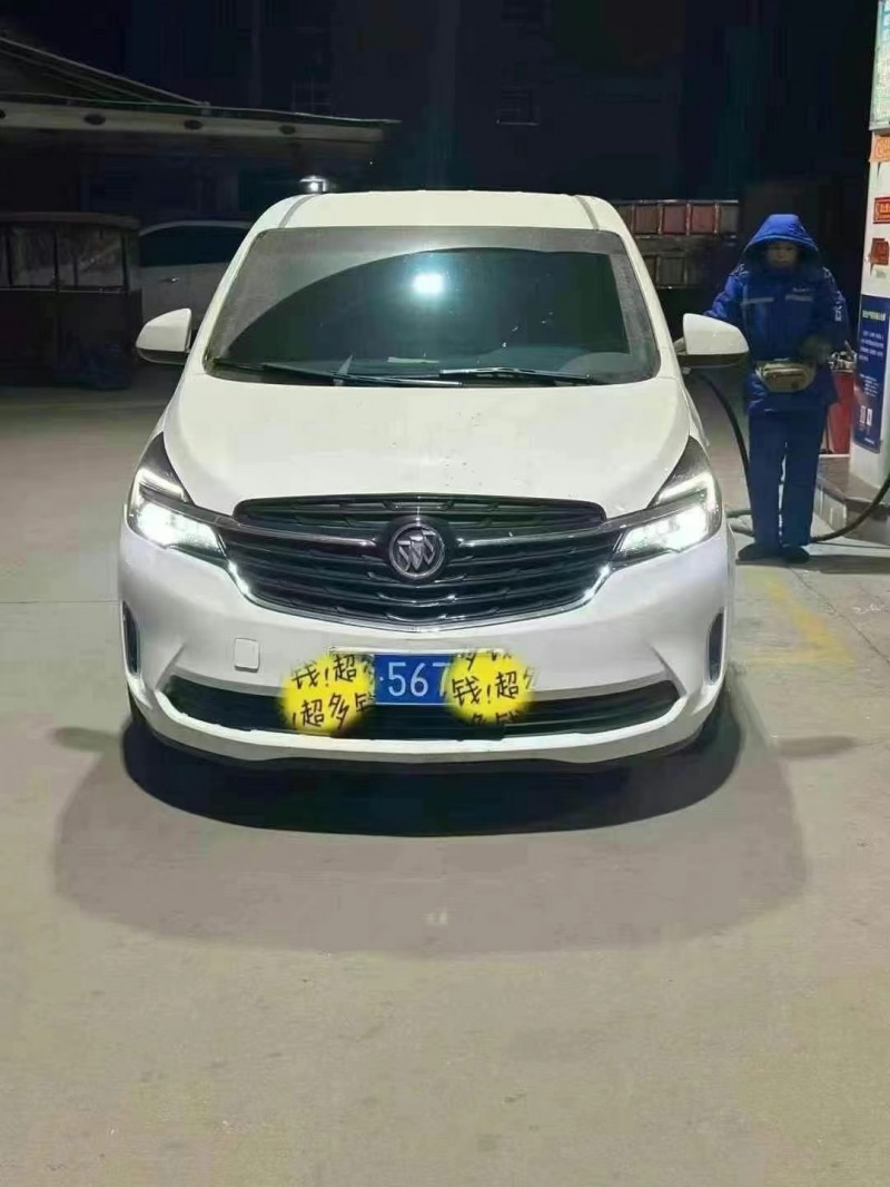 济宁22年别克GL81