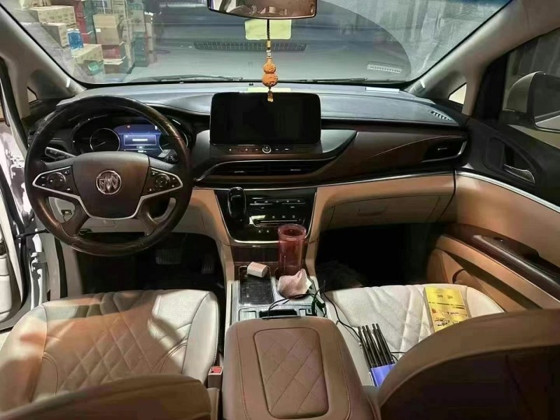 济宁22年别克GL86