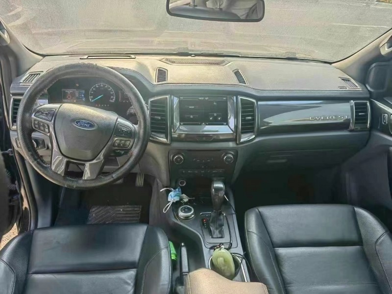 济宁16年福特撼路者5