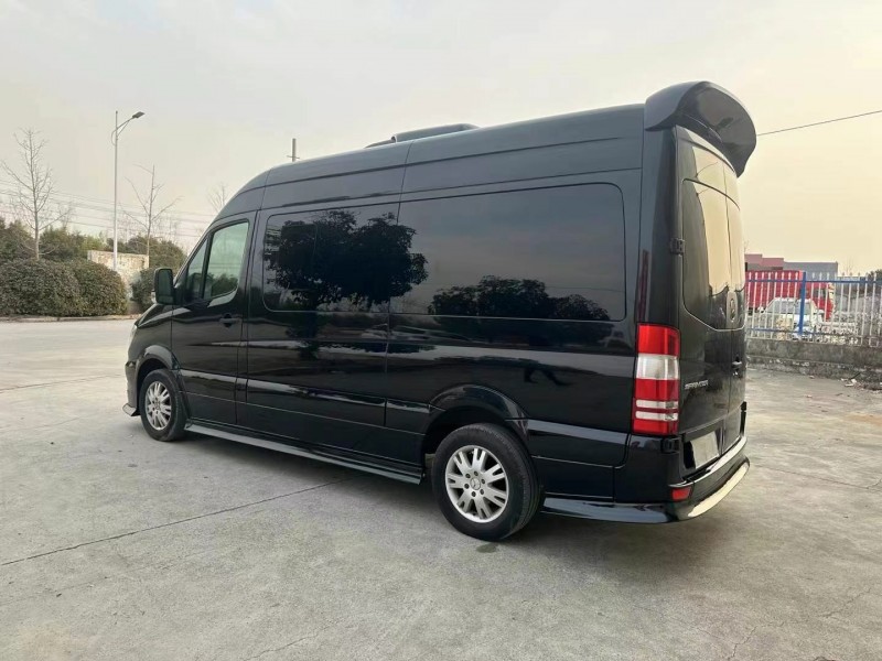 徐州17年奔驰斯宾特8