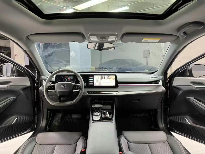 成都24年長安汽車睿騁7