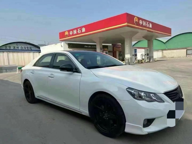 保定12年丰田锐志2