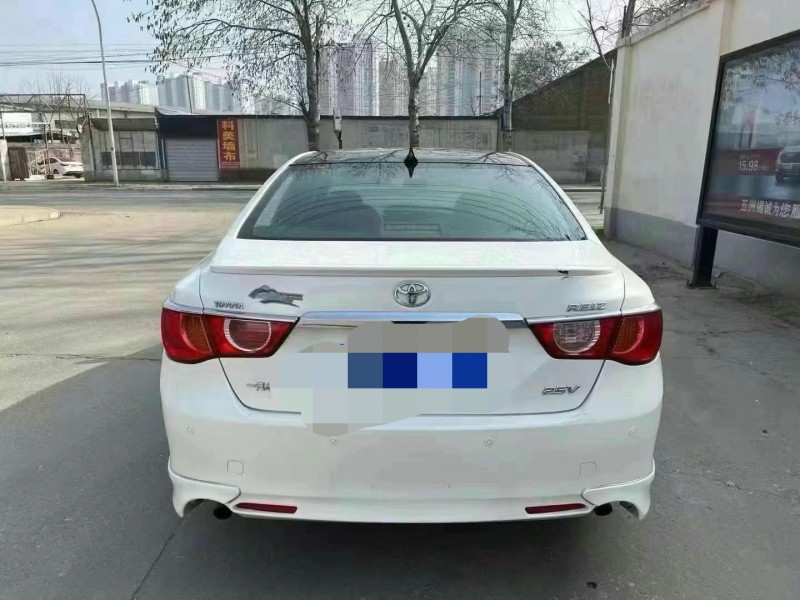 保定12年丰田锐志4