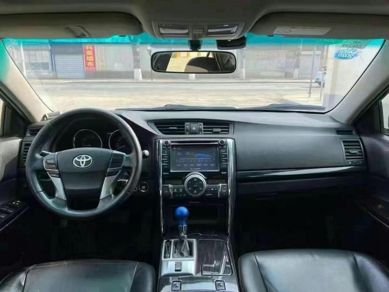 保定12年丰田锐志6