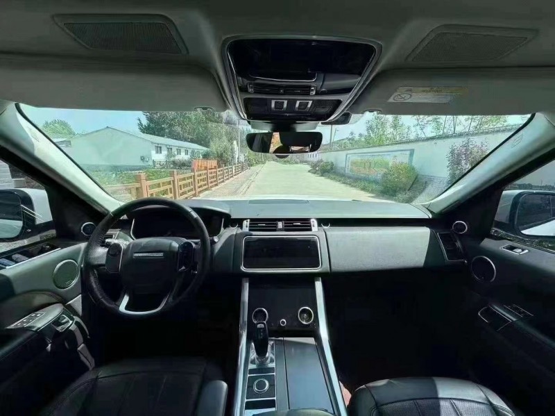 青岛21年路虎揽胜运动4