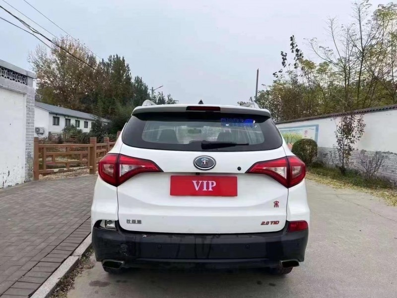 青岛16年比亚迪宋9