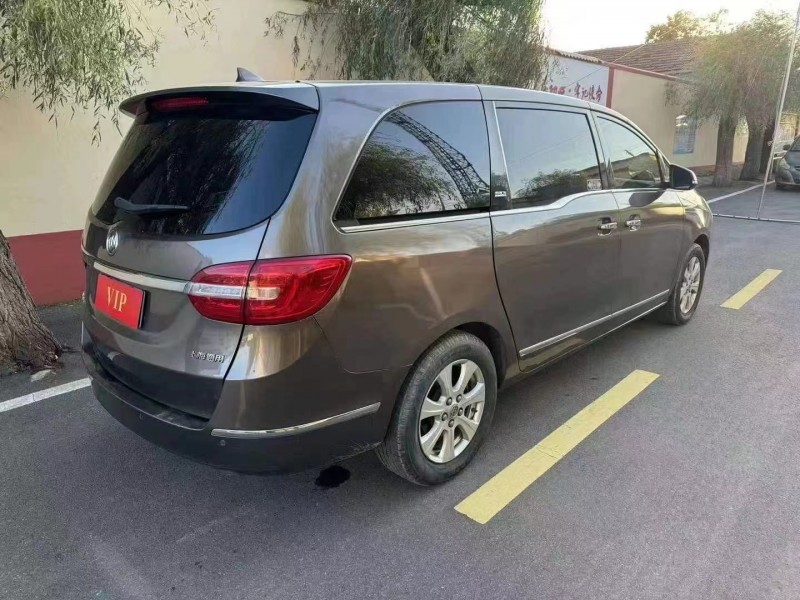 青岛15年别克GL88