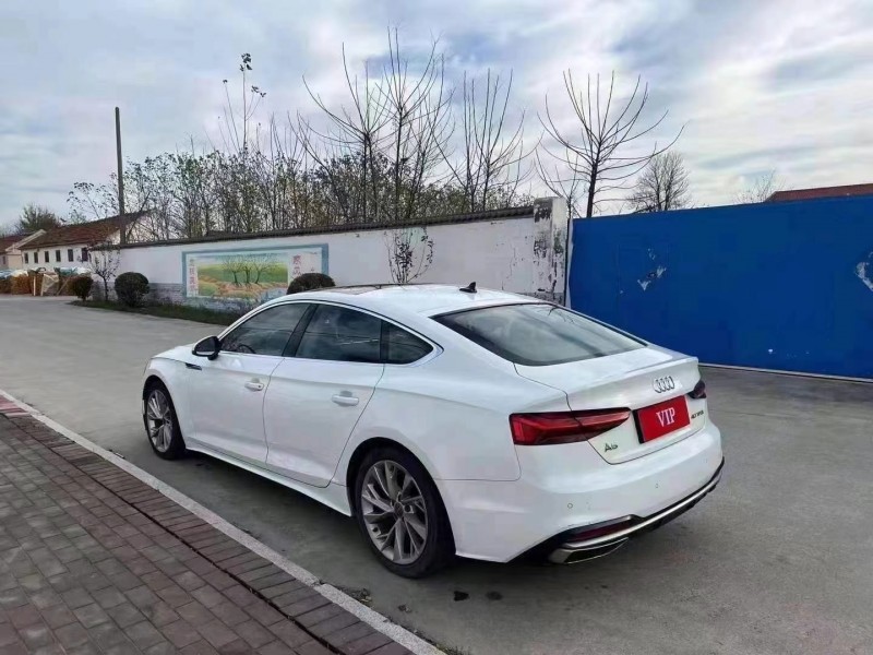 济宁21年奥迪A57