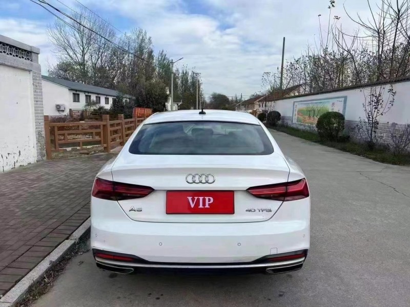 济宁21年奥迪A59