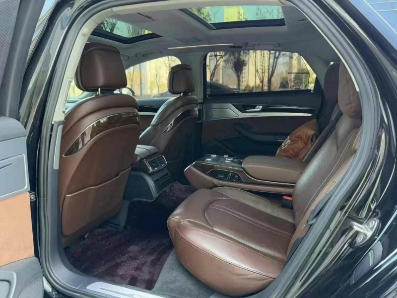 济宁18年奥迪A8L8