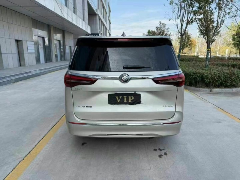 济宁21年别克GL82