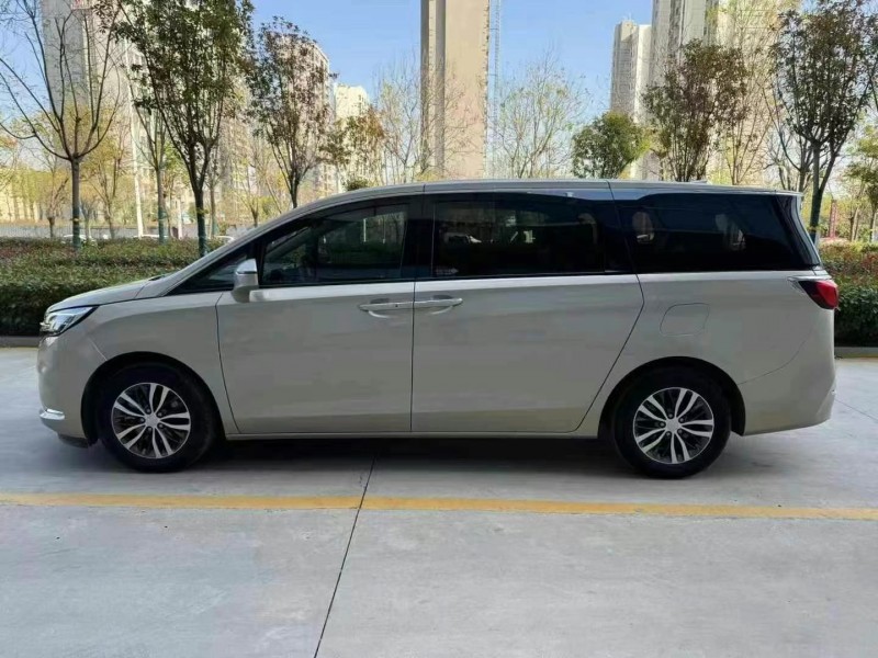 济宁21年别克GL85