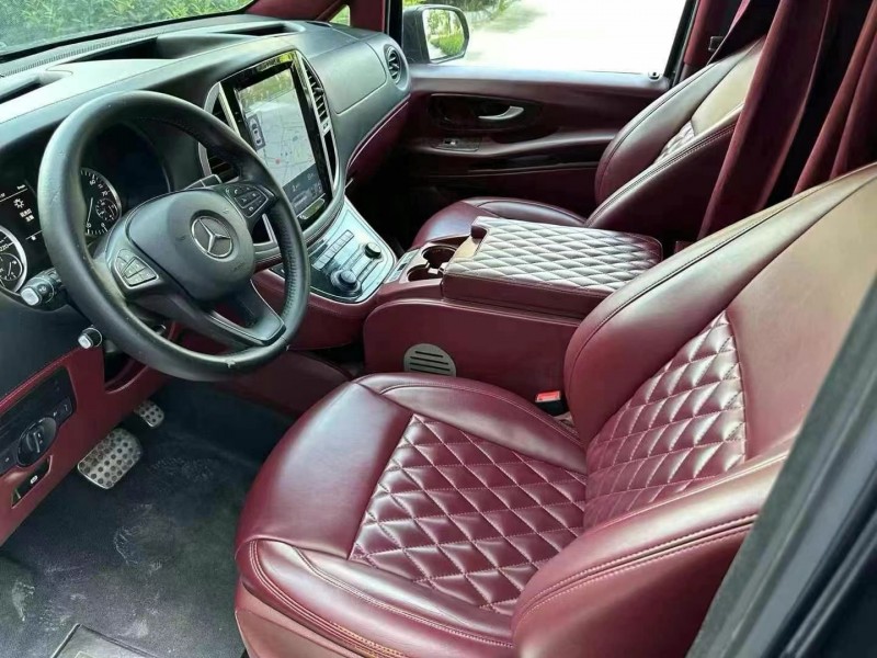 济宁18年奔驰威霆4