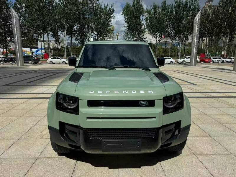 枣庄23年路虎卫士1