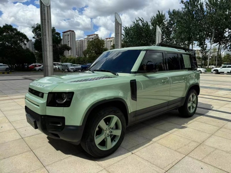 枣庄23年路虎卫士2