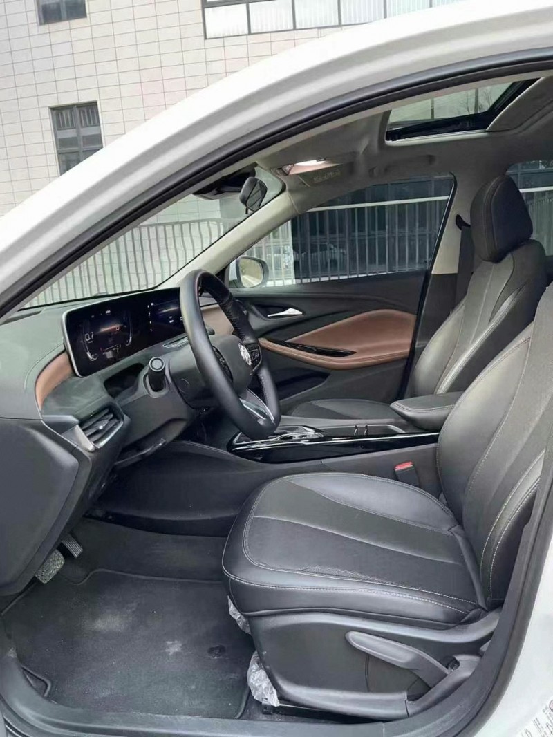 佛山22年别克威朗6