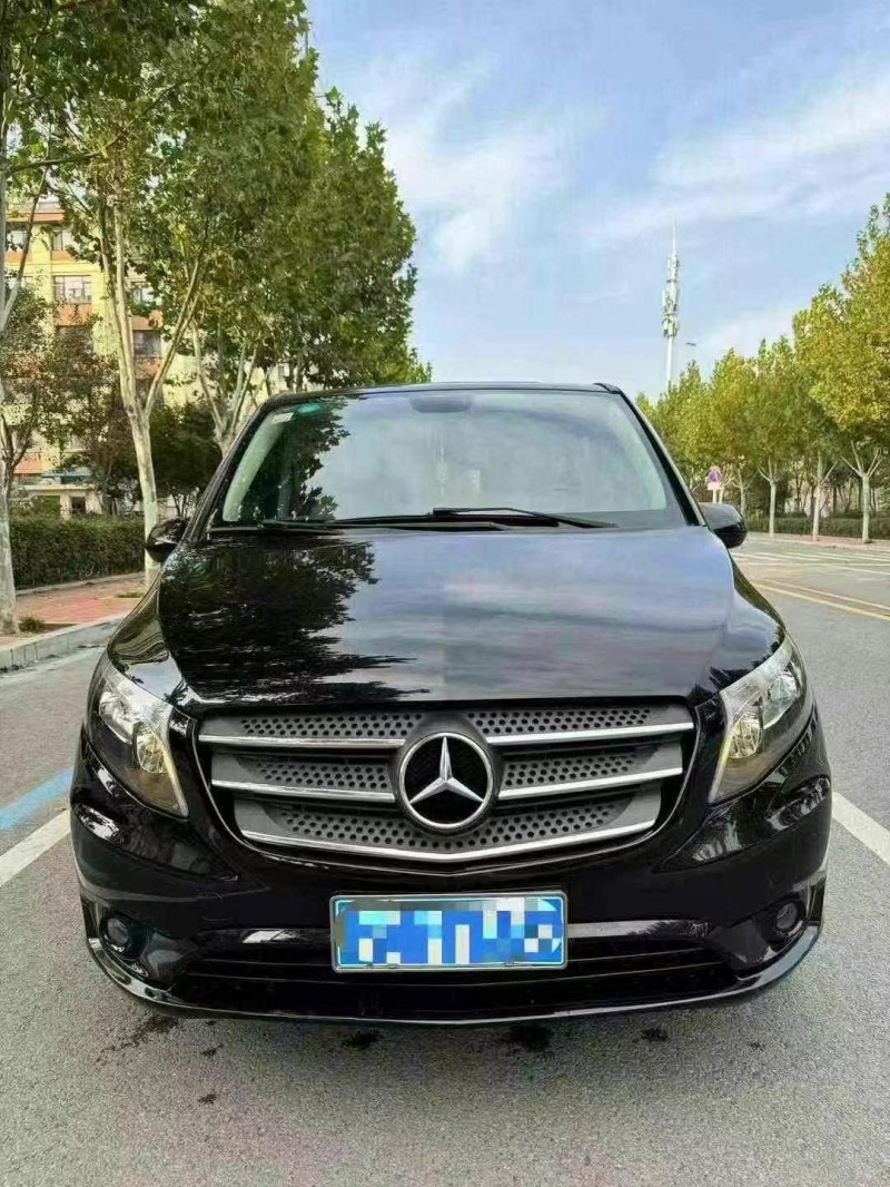 青岛19年奔驰威霆1