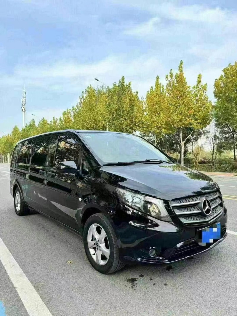 青岛19年奔驰威霆2