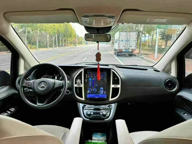 青岛19年奔驰威霆6