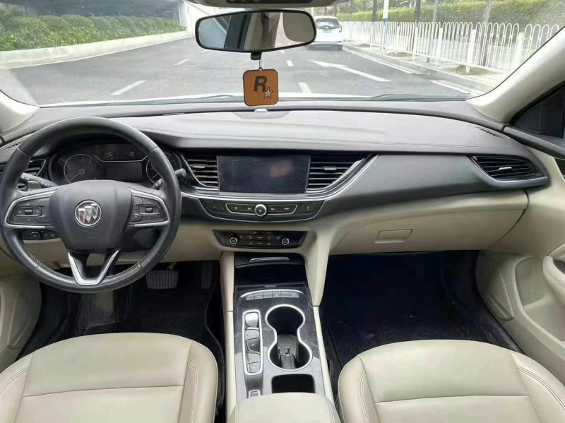 广州20年别克君威5