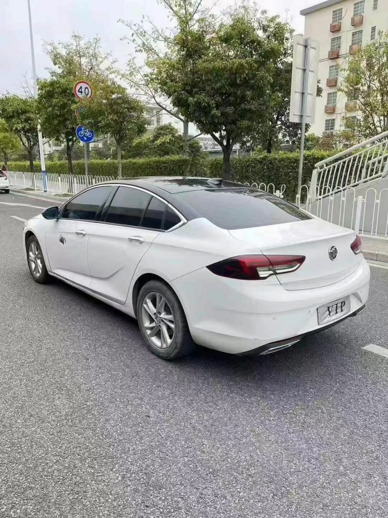 广州20年别克君威7