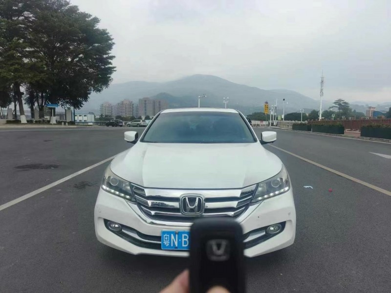 广州15年本田雅阁1