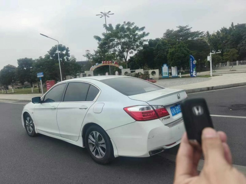 广州15年本田雅阁9