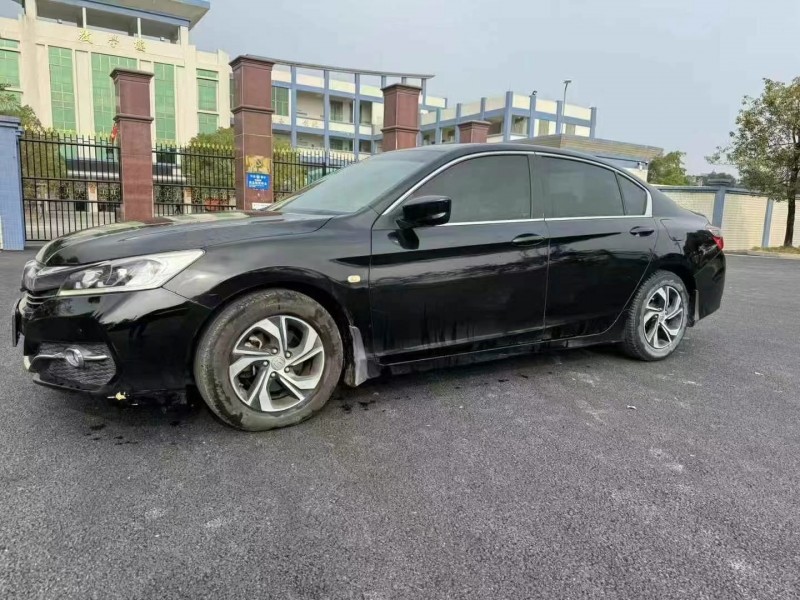 广州17年本田雅阁3