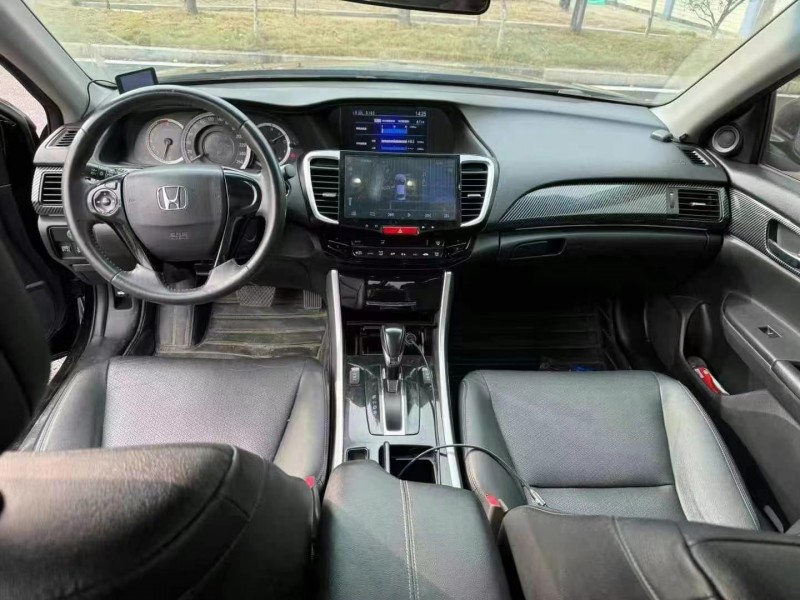 广州17年本田雅阁5